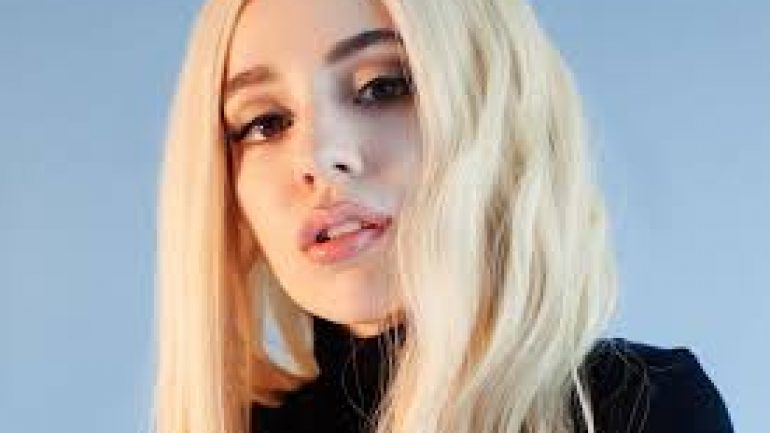 Ava Max Kimdir? – Vücut Ölçüleri – Boyu – Kilosu – Göz Rengi