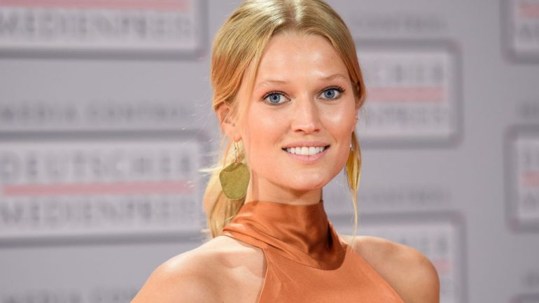 Toni Garrn Kimdir? – Vücut Ölçüleri – Boyu – Kilosu – Göz Rengi