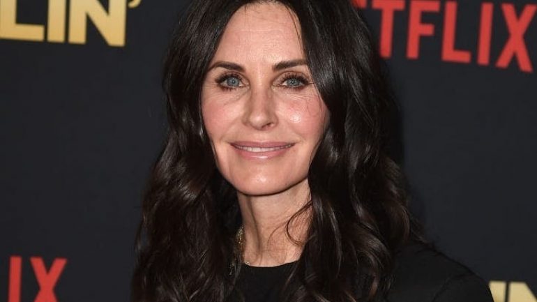 Courteney Cox Kimdir? – Vücut Ölçüleri – Boyu – Kilosu – Göz Rengi