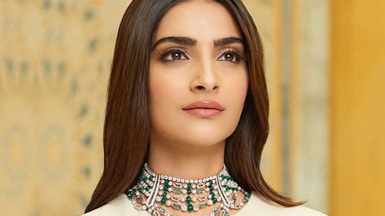 Sonam K Ahuja Kimdir? – Vücut Ölçüleri – Boyu – Kilosu – Göz Rengi