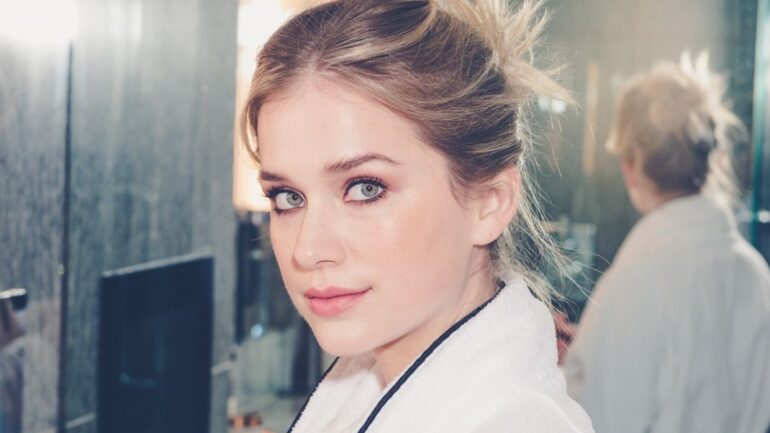 Elizabeth Lail Kimdir? – Vücut Ölçüleri – Boyu – Kilosu – Göz Rengi
