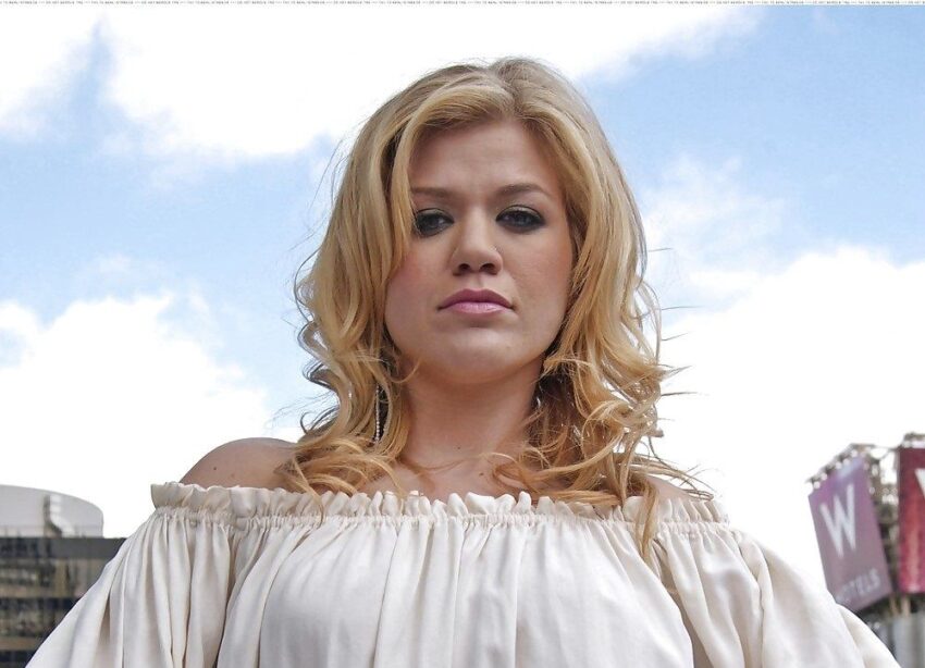 Kelly Clarkson – Kimdir? – Vücut Ölçüleri – Boyu – Kilosu – Göz Rengi