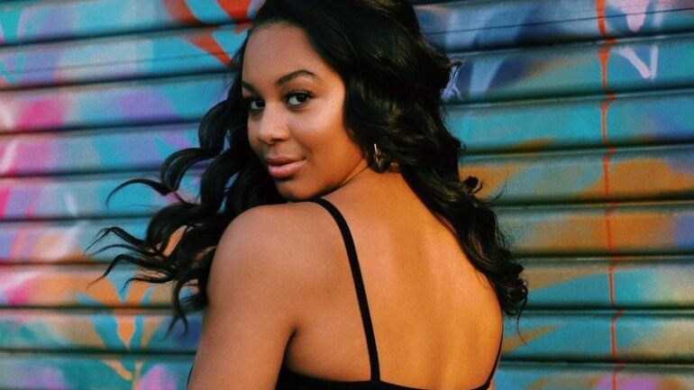 Nia Sioux Kimdir? – Vücut Ölçüleri – Boyu – Kilosu – Göz Rengi